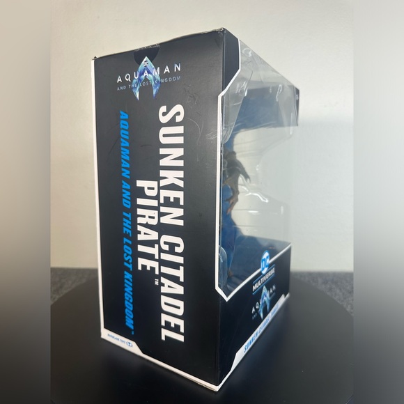 McFarland Toys Sunken Citadel Pirate Aquaman and the Lost Kingdom Mega Figure - Picture 5 of 13